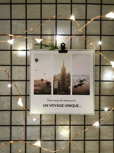 Carte en mains - Thumbnail