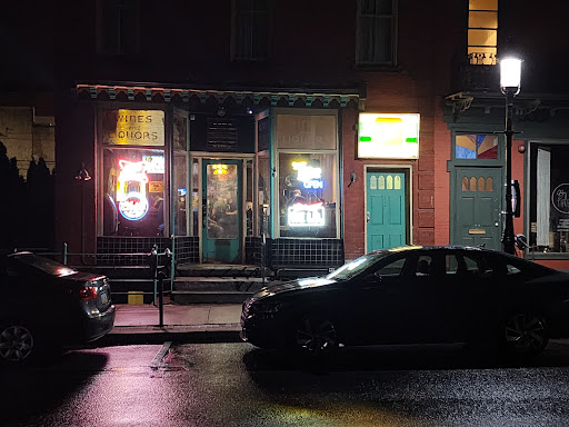 Hootinanny Dive Bar Extraordinairr - Thumbnail