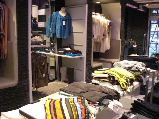 Q200 Designer Outlet