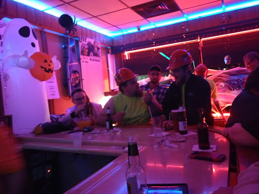 B & E Lounge - Thumbnail