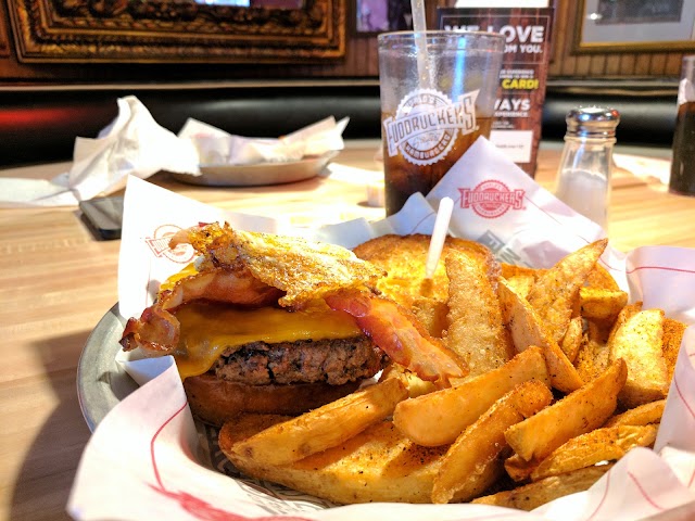 Fuddruckers