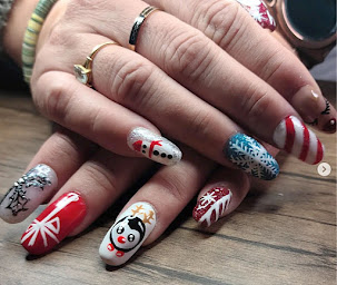 Photo n°4 de Luxury Nails à Noisiel (Salon de manucure)