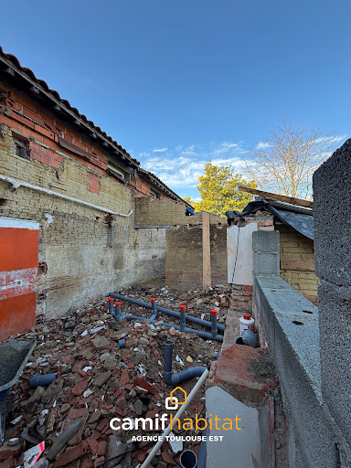Avant de reconstruire, il faut parfois tout déposerSur...
