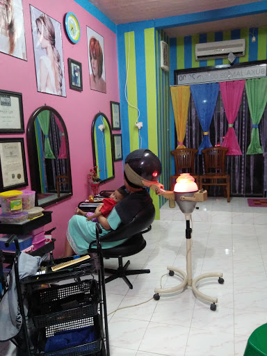 SALON POTONG RAMBUT ( Cp Cahaya Putri)