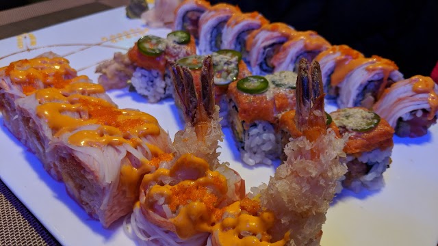 Luna Asian Bistro & Lounge 日本料理