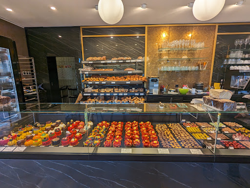 Hugo's Backstube Café und Patisserie - Thumbnail