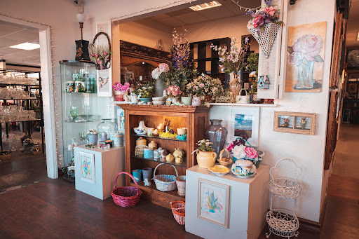 Consignment Classics Decor Store - Visual