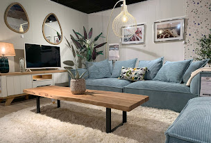 Photo n°2 de Home Villa Saint Nazaire - Magasin de Meubles et Décoration : H&H et XOOON à Trignac (Magasin de canapés)