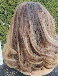 Photo n°17 de Coiff et Merveille à Saint-Victor-de-Morestel (Salon de coiffure)