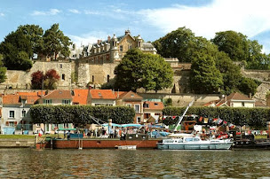 Photo n°2 de Mairie de Conflans-Sainte-Honorine à Conflans-Sainte-Honorine (Hôtel de ville)