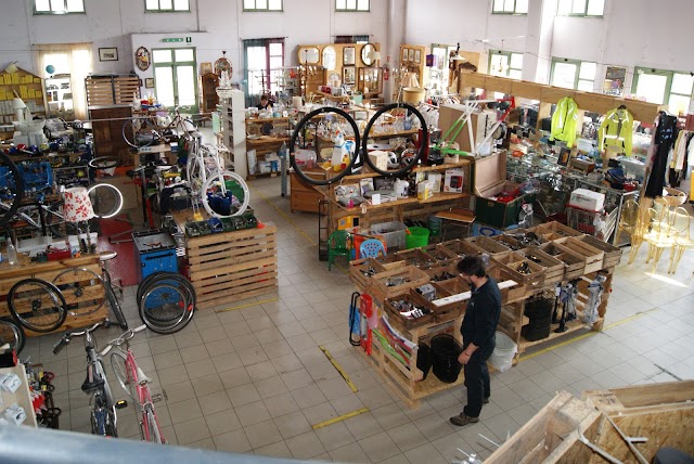 Triciclo - Mercato dell'usato e officina ciclistica c/o Ecocentro AMIAT