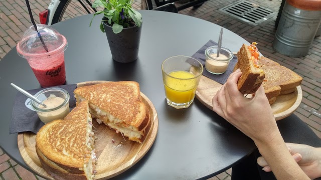 The Tosti Club® Oude Binnenweg