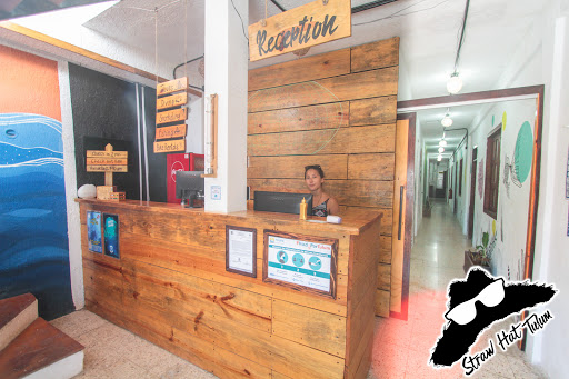 Straw Hat Hostel & Roof Top Bar