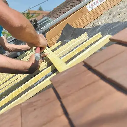 Faut-il remplacer toute une toiture lorsqu’elle commence à vieillir ? 🔨🏡