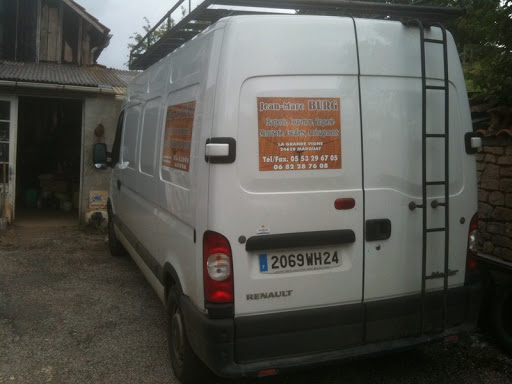 Photo de Bois et Bâtiments à Saint-Cyprien (24220)