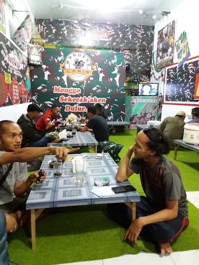 Photos of WAROENG LARIS