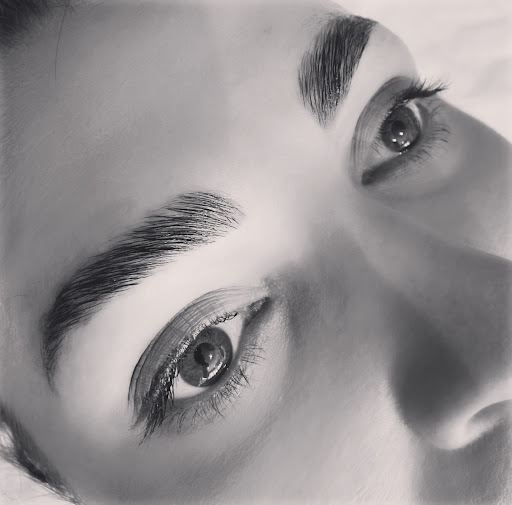 Candella Stewart Lashes: Brows: Nails: Beauty - Thumbnail