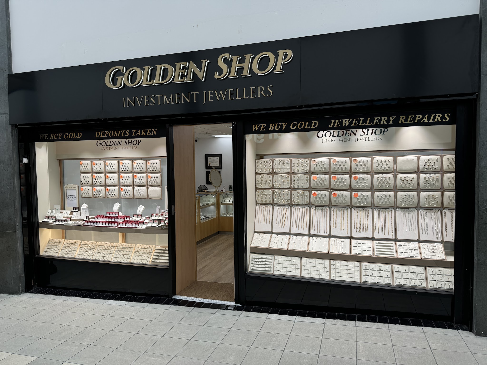 Golden Shop Jewellers - Jewellery - photo 1