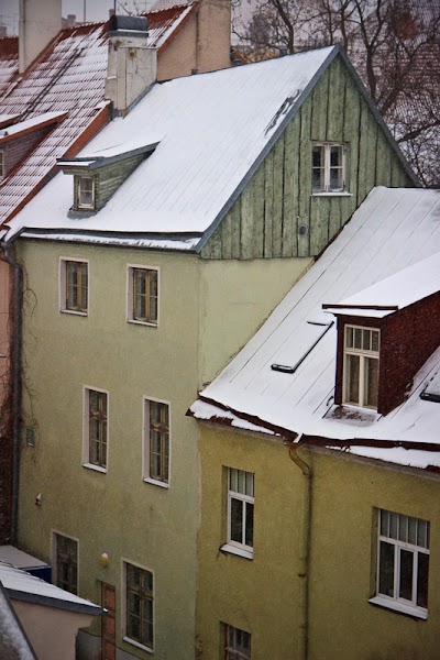 Photos of Tower behind Monks