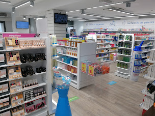 Photo n°9 de Pharmacie du Théâtre-Silvie Totum à Saint-Omer (Centre de désintoxication)