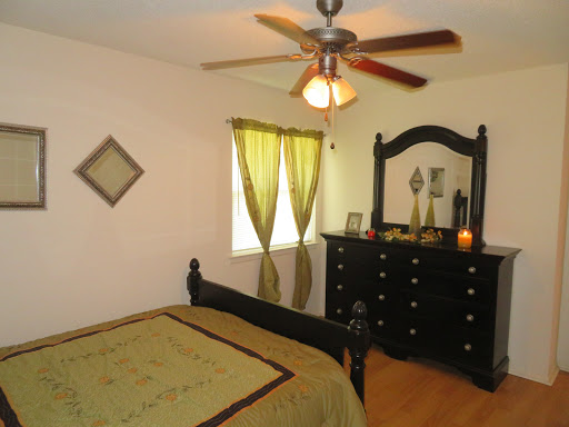 Lions Court Apartments - Thumbnail