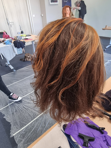 Graziella coiffeuse à domicile - Thumbnail