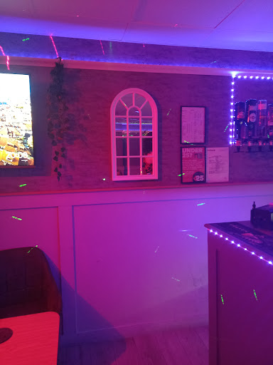 Steve's Bar - Visual
