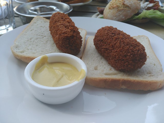 Cafe Thuys