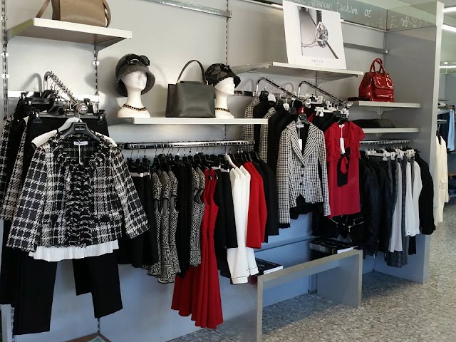 Elisa Mode Xò di Marin Antonella Manuela Simona & C. S.A.S.