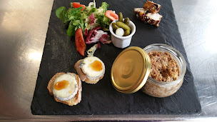 Photo n°32 de Crêperie Restaurant LA BLANCHE HERMINE à Langeais (Saladerie)