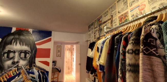 Comments and reviews of Retrogue Vintage Clothing