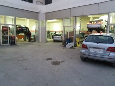Photos of Gjergji Garage