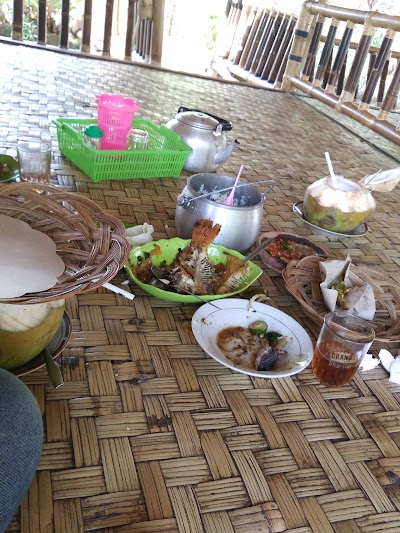 Photos of Saung Ambu Cikadu