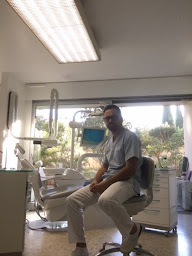 Photo n°1 de Dr Paul DUPU à Mandelieu-la-Napoule (Dentiste)