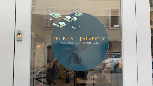 Et Puis... J'ai Appris Gallery - France
