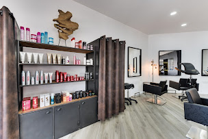 Photo n°17 de Salon de coiffure Mickael Roman à Vayres (Salon de coiffure)