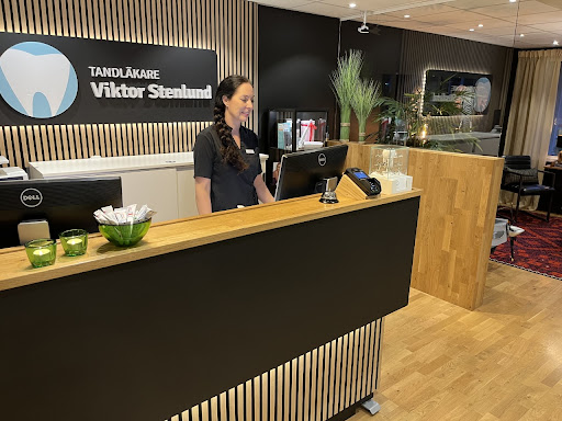 Dentists Viktor Stenlund
