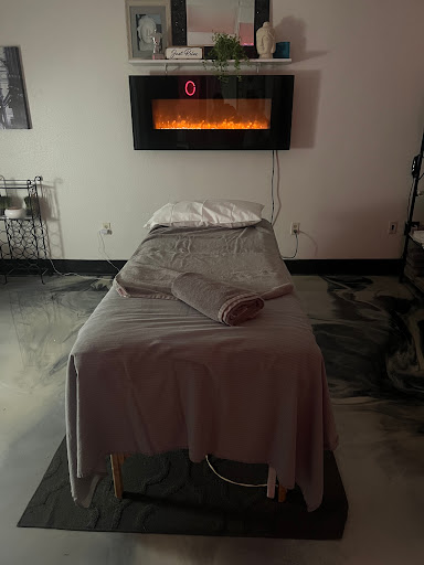 Well Groomed Male Spa - Thumbnail
