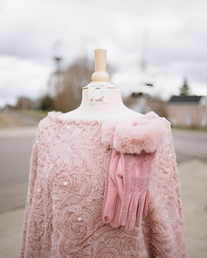 Creative Fashions of Holly Gallery - United States