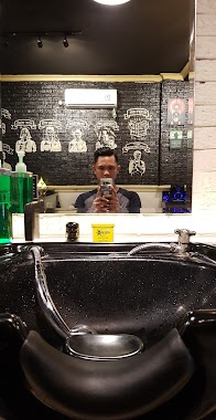 CAPTAIN BARBERSHOP, Author: Fikri Malik Production