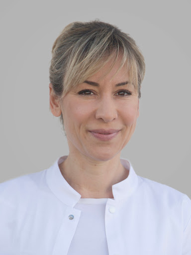 Dr. med. dent. habil. Timea Wimmer - Praxis für Zahnheilkunde