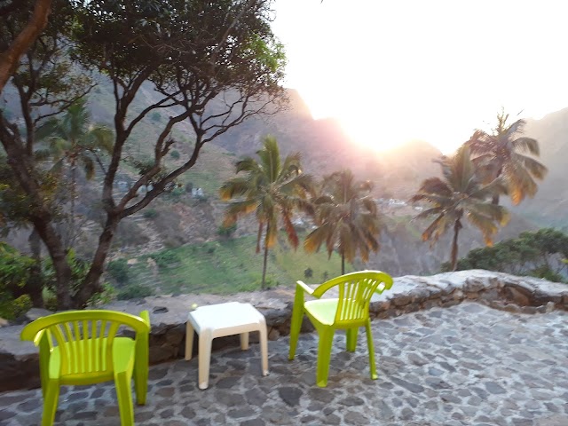 Casa das Ilhas, o seu refugio no vale de Paul.