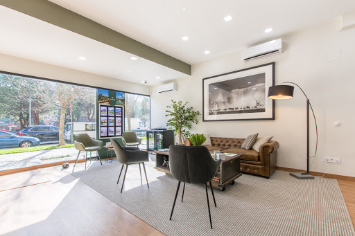 Lucas Fox — A Dils company