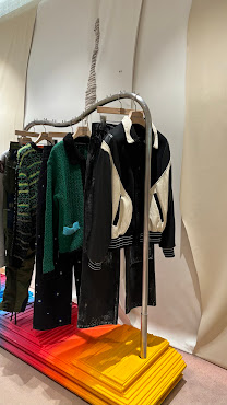 ADSB ANDERSSON BELL 더현대서울점 by null