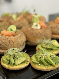 Photo n°5 de Alex et Julie à Labrousse (Livraison de repas à domicile)