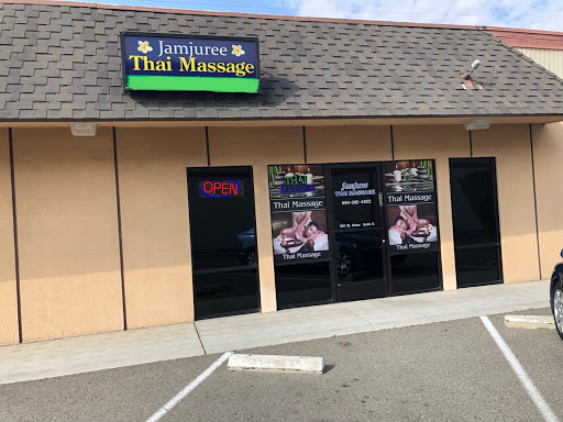 Jamjuree Thai Massage - Thumbnail