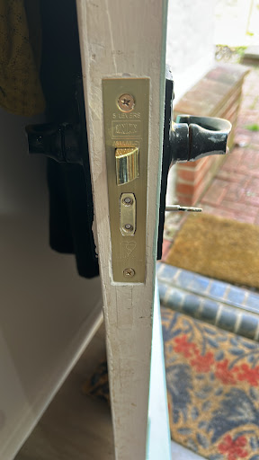 Leigh's Locks - Thumbnail