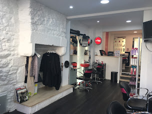 Photo n°3 de A'telier N18 à Vannes (Salon de coiffure)