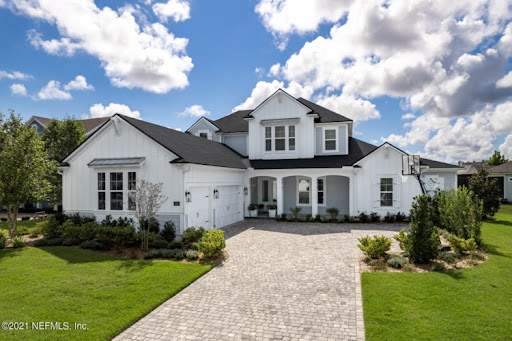 Sally Harasz - RE/MAX Unlimited Gallery - United States
