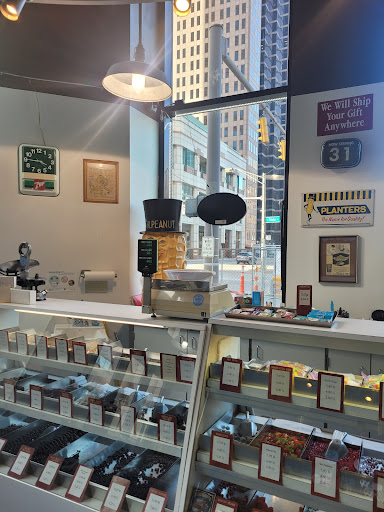 Peanut Shoppe - Visual